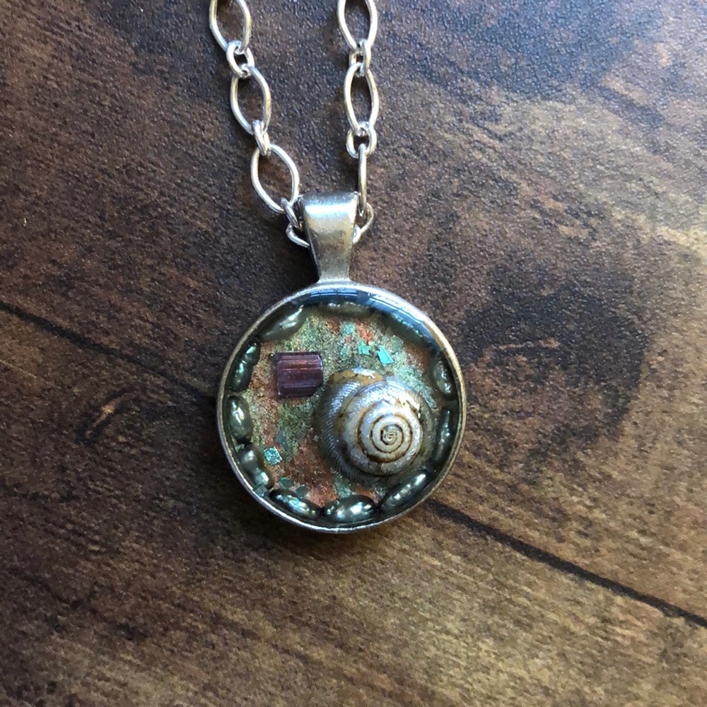 Shell Resin Necklace
